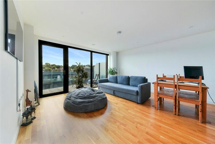 1 Bedroom Flat To Rent In Hawthorne Crescent, London, SE10