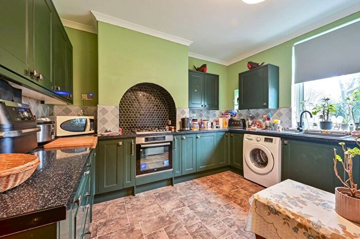 3 Bedroom Terraced House For Sale In Swinburne Road, Putney, London, SW15