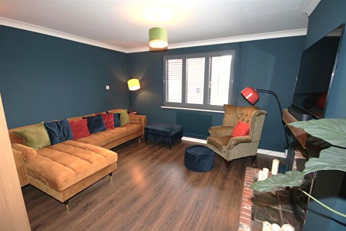 5 Bedroom Semi Detached House For Sale In New Town Street, Chartham Hatch, Canterbury, CT4