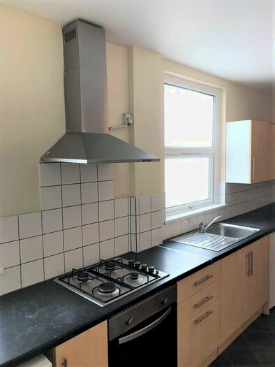 5 Bedroom House To Rent In Rhyddings Park Road, Brynmill, Swansea, SA2