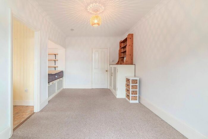 Studio To Rent In Oakeshott Avenue, Highgate, London, N6