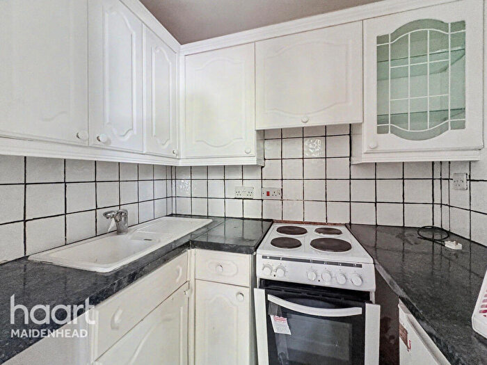 1 Bedroom Flat For Sale In Boyn Hill Avenue, Maidenhead, SL6