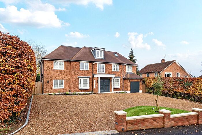 6 Bedroom Detached House For Sale In Manor Walk, Weybridge, KT13