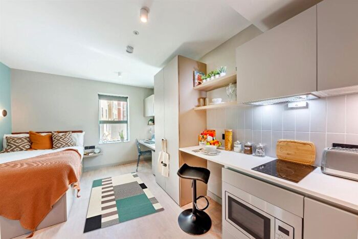 Studio To Rent In Harvest Road, Englefield Green, Egham, TW20