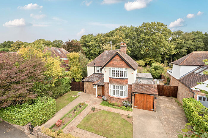 3 Bedroom Detached House For Sale In New Park Road, Cranleigh, GU6