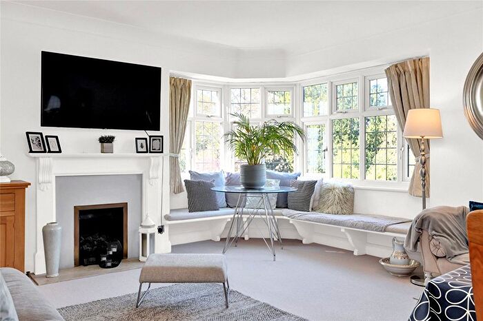 3 Bedroom Flat To Rent In Leicester House, Watts Road, Thames Ditton, KT7