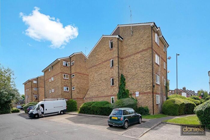 1 Bedroom Apartment For Sale In Harrow Road, Kensal Green, London, NW10