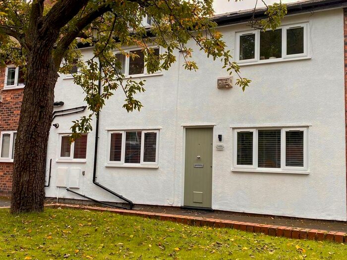 2 Bedroom Apartment To Rent In Palatine Road, M20