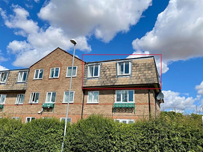 2 Bedroom Apartment For Sale In Redcot Mews, Redcot Gardens, Stamford, PE9