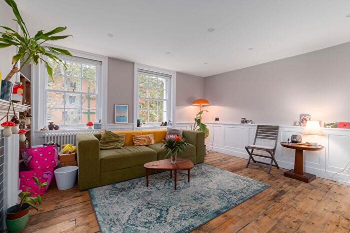 2 Bedroom Flat To Rent In Cable Street London, E1