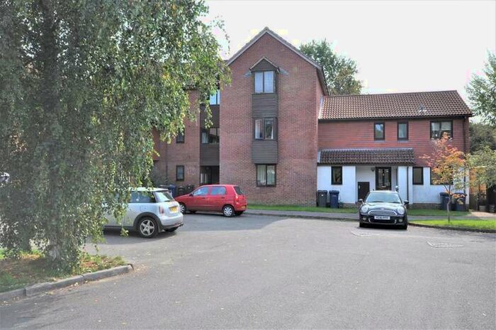 1 Bedroom Ground Flat To Rent In Timbermill Court, Haslemere, GU27