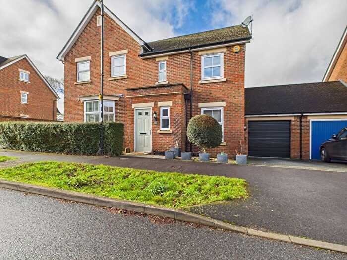 3 Bedroom Semi Detached House For Sale In Avington Way, Hook, Hook, RG27