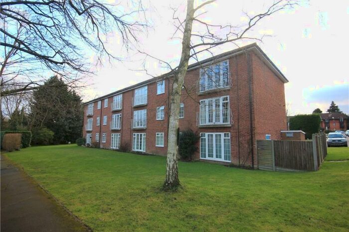 2 Bedroom Apartment To Rent In Woking, GU22