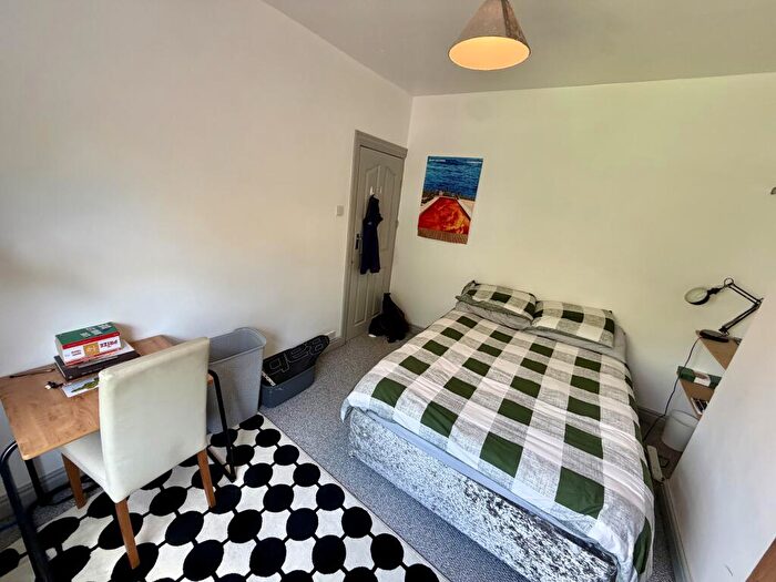 4 Bedroom Semi-Detached House To Rent In Heathside Road, M20