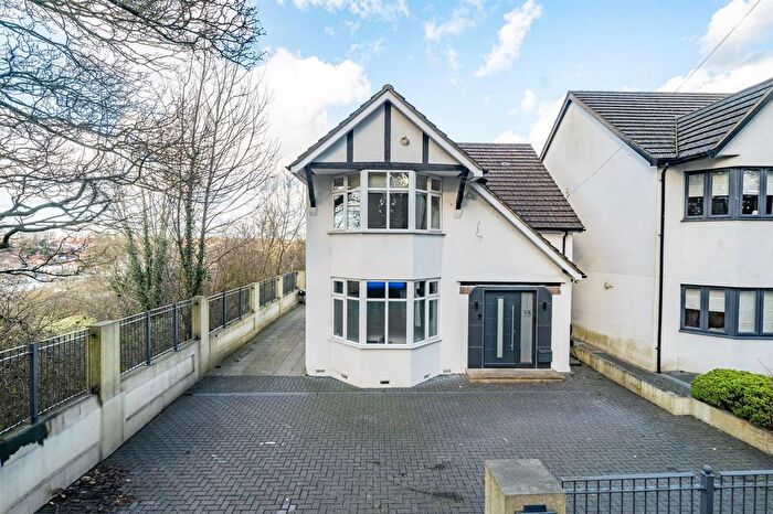 3 Bedroom Detached House For Sale In Adeyfield Road, Hemel Hempstead, HP2