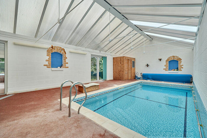5 Bedroom Detached House For Sale In Heath Close, Wimborne, BH21
