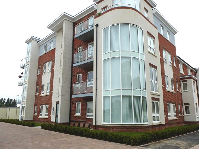 2 Bedroom Apartment To Rent In Kingfisher Drive, Maidenhead, SL6
