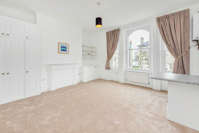 Studio To Rent In Grove Road, Surbiton, KT6
