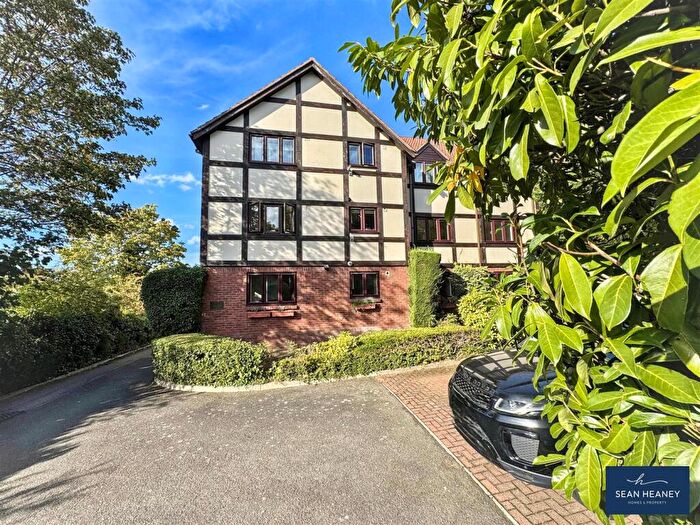 2 Bedroom Apartment For Sale In Crescent East, Barnet, EN4