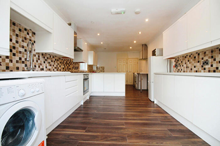 4 Bedroom House For Sale In Coleraine Road, London, N8