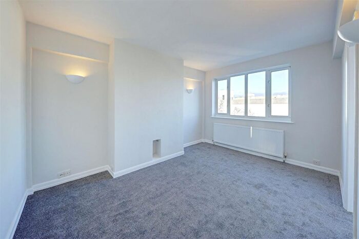 1 Bedroom Flat To Rent In Coleman Court, Kimber Road, London, SW18