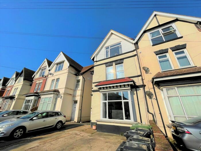 1 Bedroom Flat To Rent In Stubbington Avenue, Portsmouth, PO2