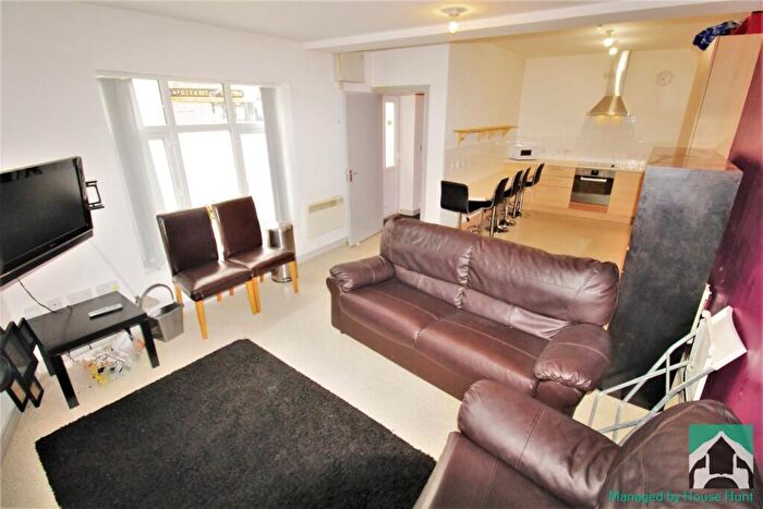 6 Bedroom End Of Terrace House To Rent In Hubert Road, Birmingham, B29