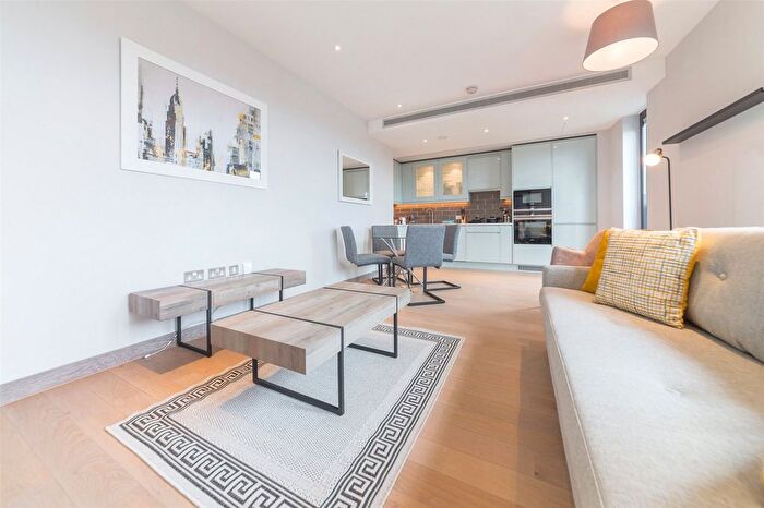 1 Bedroom Flat To Rent In Drapers Yard, London, SW18