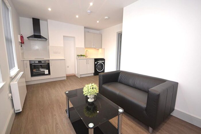 1 Bedroom Flat To Rent In Whitley Street, Reading, RG2