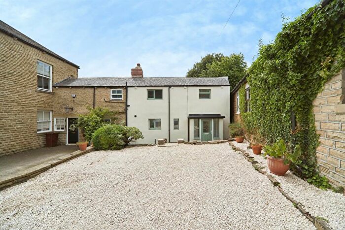 3 Bedroom Cottage For Sale In Smalewell Gardens, Pudsey, LS28