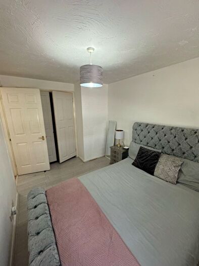 2 Bedroom Flat To Rent In Cuthberga Close, Barking, IG11