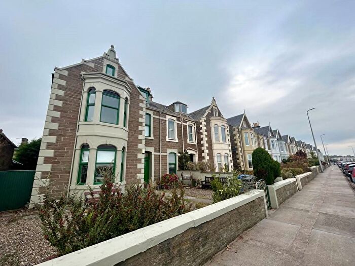 2 Bedroom Flat To Rent In The Esplanade, Broughty Ferry, Dundee, DD5