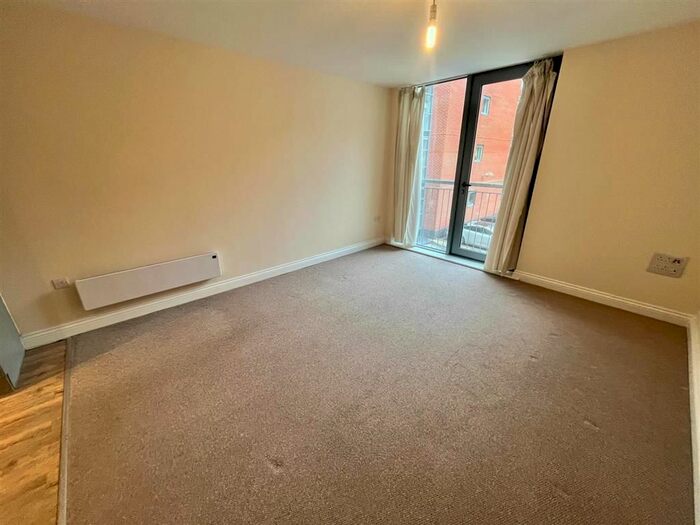 2 Bedroom Flat To Rent In Canal Street, Nottingham, NG1