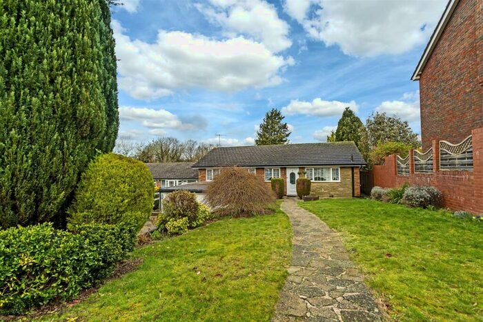 4 Bedroom Detached Bungalow To Rent In Green Lane, Lower Kingswood, Tadworth, KT20