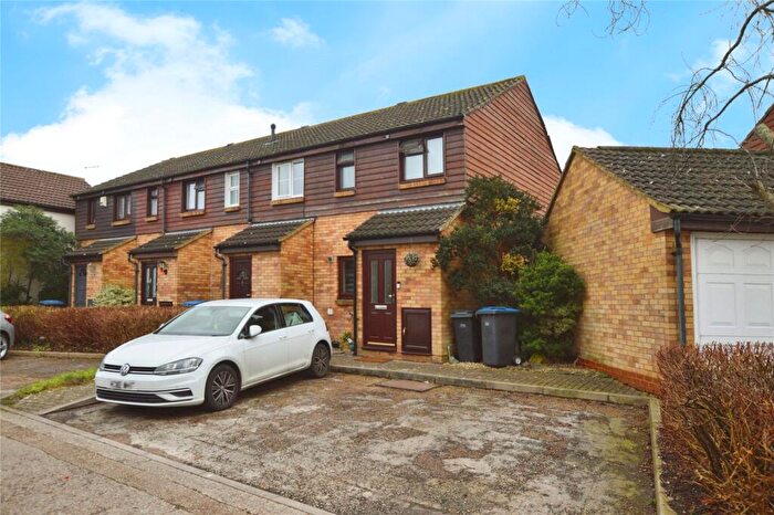 2 Bedroom End Of Terrace House To Rent In Archers, Harlow, Essex, CM19