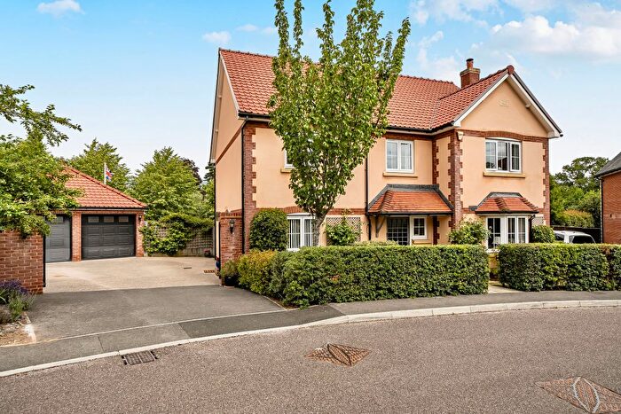 5 Bedroom Detached House For Sale In Trull, Taunton, TA3
