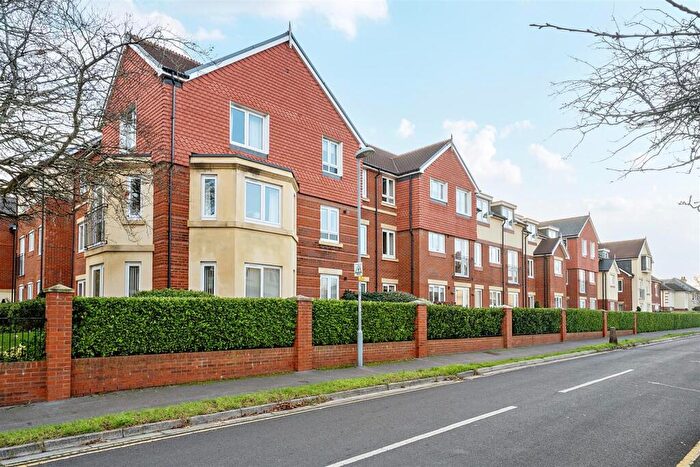 1 Bedroom Retirement Property For Sale In Rothesay Lodge, Highcliffe, Christchurch, BH23