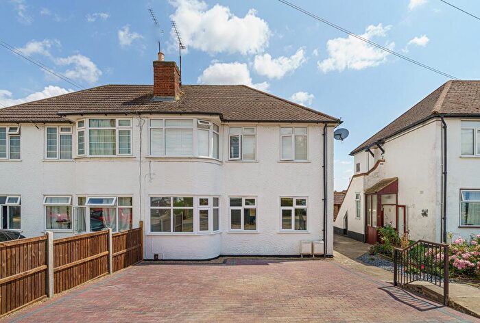 2 Bedroom Maisonette To Rent In Barnesdale Crescent, Orpington, BR5