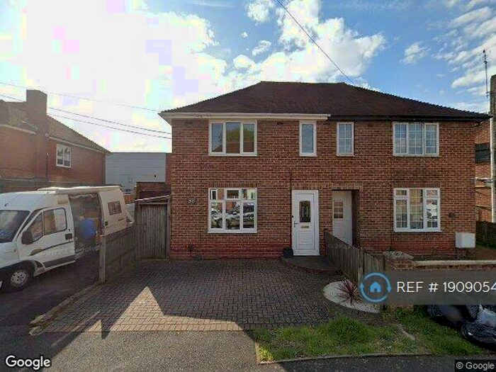 2 Bedroom Semi-Detached House To Rent In Testwood Crescent, Southampton, SO40