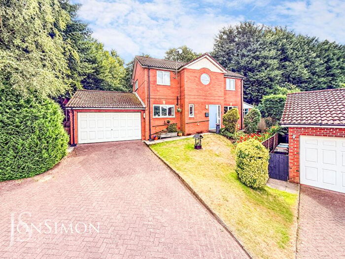 3 Bedroom Detached House For Sale In Maple Grove, Ramsbottom, Bury, BL0
