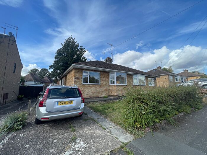 2 Bedroom Bungalow For Sale In Harvey Road, Wellingborough, Northamptonshire, NN8