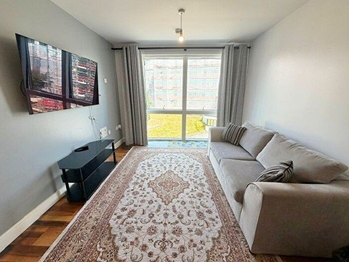 2 Bedroom Flat To Rent In Edgbaston Crescent, Birmingham, B5