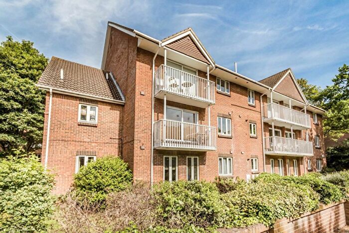 2 Bedroom Flat To Rent In Glenbuck Road, Surbiton, KT6