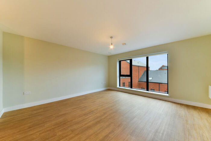 1 Bedroom Apartment To Rent In Weavers Yard, Newbury Newbury, RG14