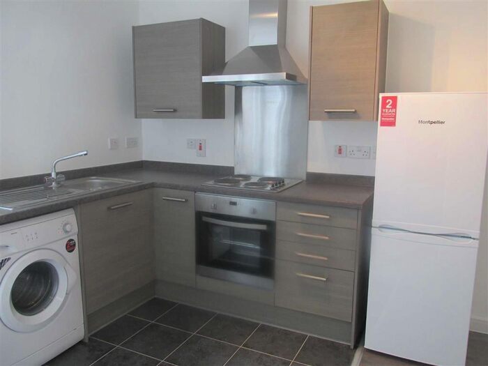 2 Bedroom Flat To Rent In Lombard Street West, West Bromwich, B70