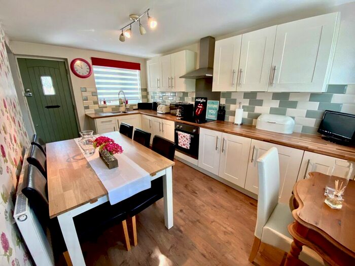 2 Bedroom Semi-Detached Bungalow For Sale In Quarry Lane, Nuneaton, CV11