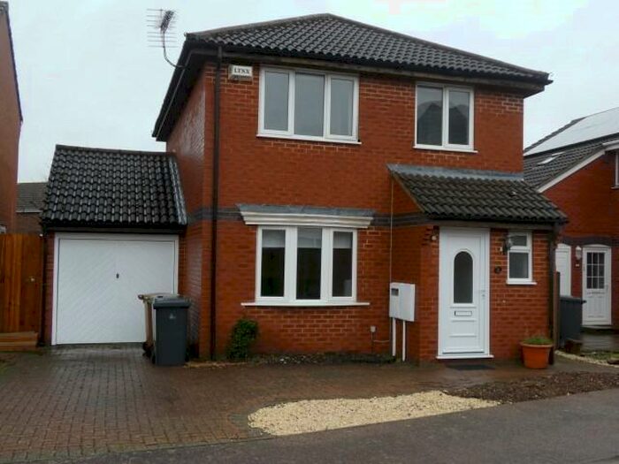 3 Bedroom Detached House To Rent In Hornbeam Close, Wellingborough, Northamptonshire, NN8