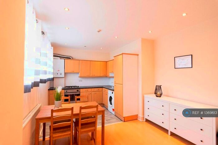 1 Bedroom Flat To Rent In Stamford Hill, London, N16