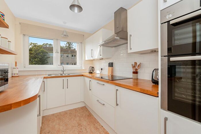 2 Bedroom Flat For Sale In West Court, Ravelston House Park, Ravelston, Edinburgh, EH4