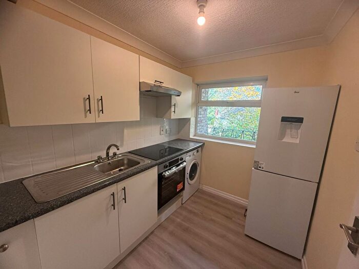1 Bedroom Flat To Rent In Waverley Road, Enfield, EN2